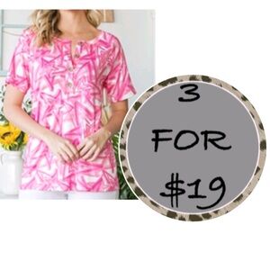 3/$19 NWT Heimish USA SHORT SLEEVE SPLIT ROUND NECK STAR PRINT TOP